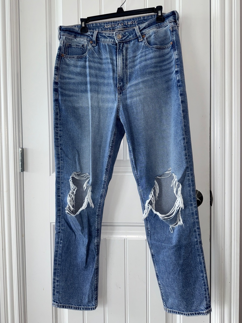 American Eagle Strigid Mom Jeans